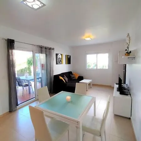 Nice With Community Pool By The Beach Τορεβιέχα