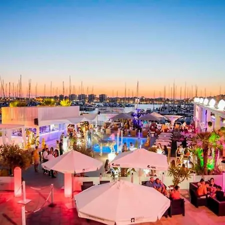 Διαμέρισμα Nice With Community Pool By The Beach