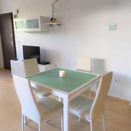 Nice With Community Pool By The Beach Διαμέρισμα *