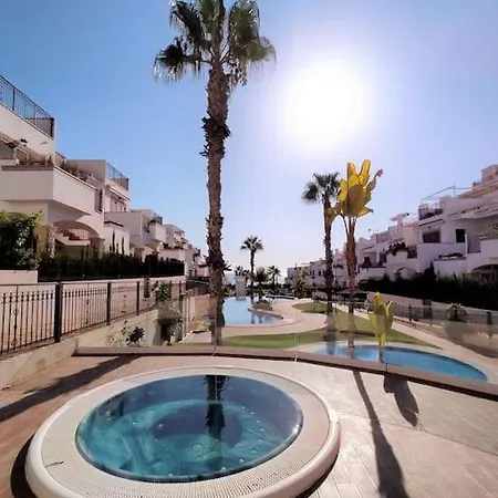 Διαμέρισμα Nice With Community Pool By The Beach