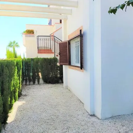 Διαμέρισμα Nice With Community Pool By The Beach Τορεβιέχα