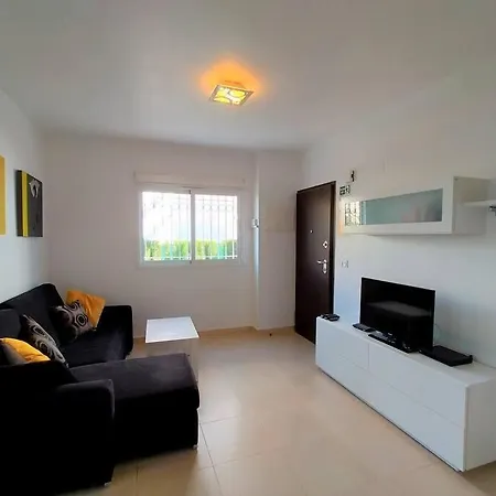Διαμέρισμα Nice With Community Pool By The Beach